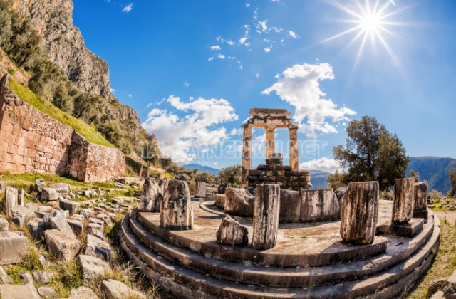 Đền thờ thần Apollo – Delphi