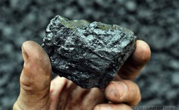 Than đá là một trong các nguồn nhiên liệu hóa thạch ở Việt Nam quan trọng